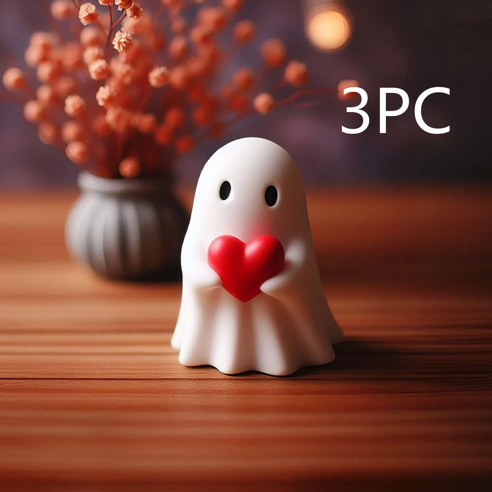 White ghost figurine with a red heart on a wooden surface, with '3PC' text in the corner.